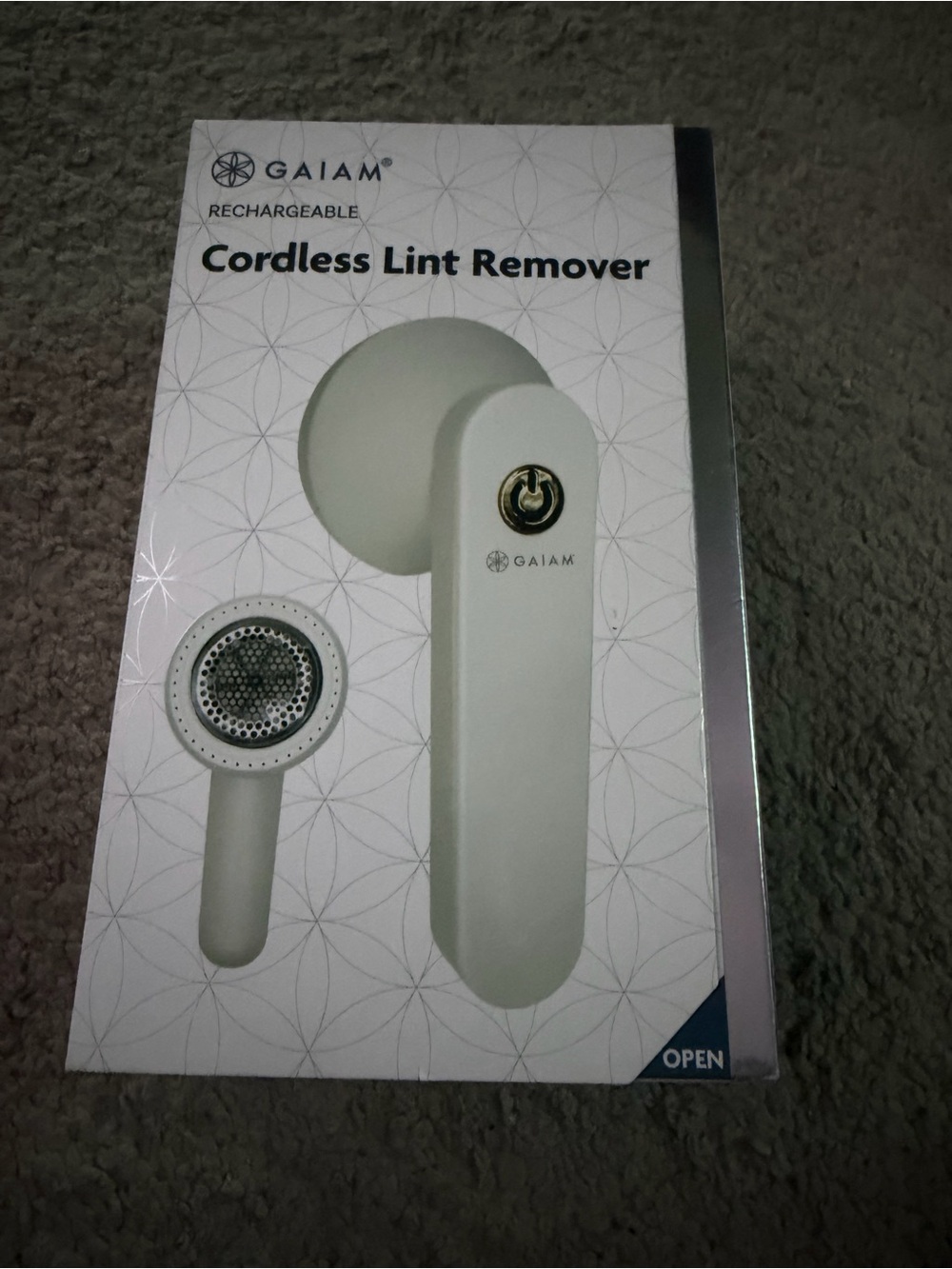 GAIAM Fabric Lint Remover - White with Silver Grill